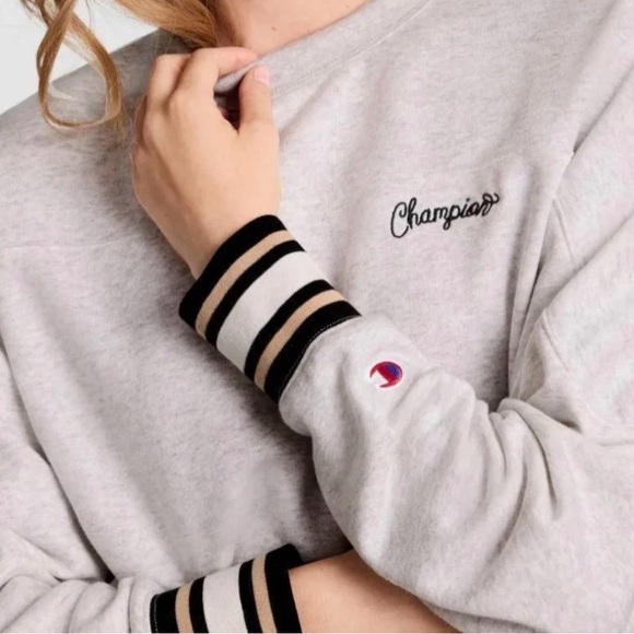 NWT LIMITED ED Champion Women's Elective Cropped Crewneck Sweatshirt Ash Heather - Picture 3 of 8